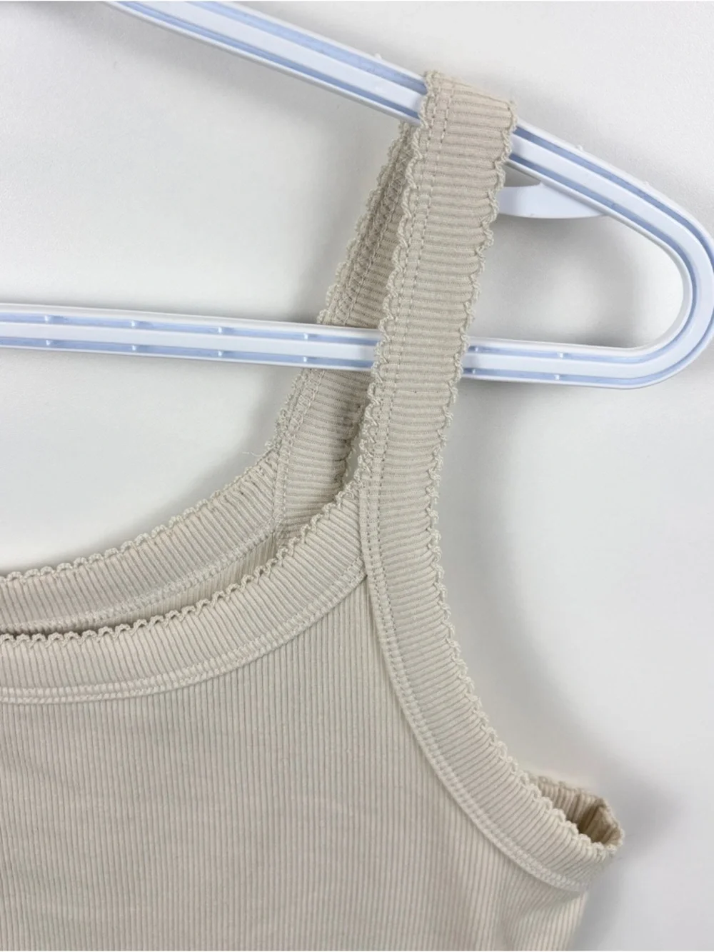 Old Navy 90s Ribbed Lace-Trim Tank Scoop Neck Wide Straps Ivory Women's L White - Picture 3 of 7